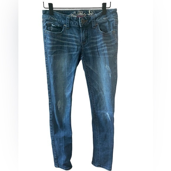 refuge Denim - Refuge women’s everyday skinny distressed blue jeans size 25